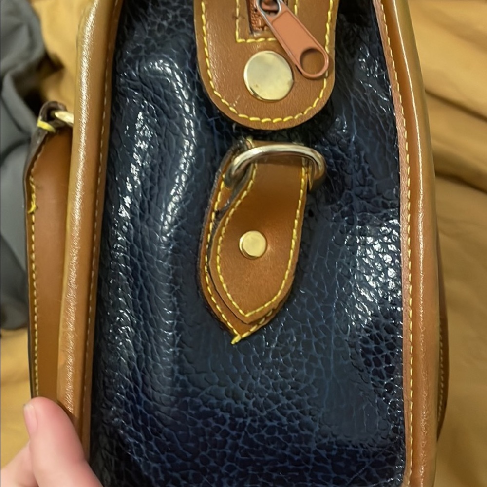 Imitation Dooney and Bourke purse - Picture 2 of 4